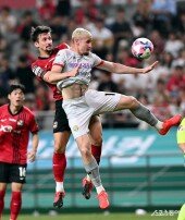 팔로세비치-갈레고, 공중볼 다툼