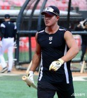 안현민, 근육질 몸매