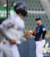 신민혁, 허무한 실점