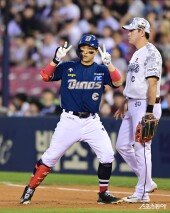 손아섭, 2505안타 신기록 특급 세리머니