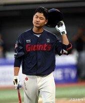 삼진 손호영, 연속경기 안타 기록은 다음 타석