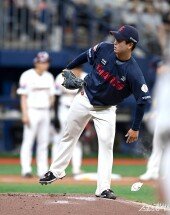 정현수, 1회말 밀어내기 볼넷으로 실점