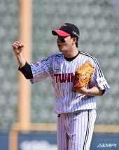 임찬규, 아니 저걸 잡네?