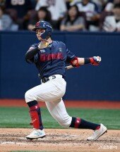 윤동희 ‘빅이닝 완성’