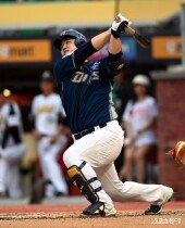 김형준, 6-6 동점 투런포!