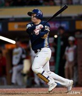 권희동, 만루 찬스에서 역전타~