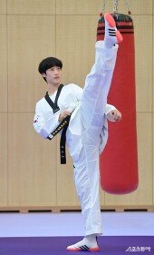 이다빈, 칼각 발차기