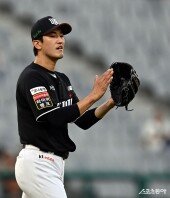 고영표, 수비가 좋았어~