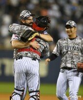 켈리, 잠실에서 완봉승