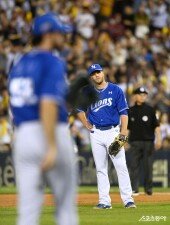 맥키넌, 실점의 빌미를 제공하는 실책