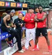 부상복귀 엘리아스, 에레디아와 기념촬영~