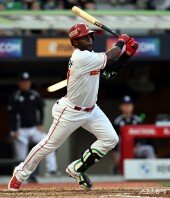 에레디아, 역전타의 주인공~