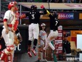 스리런 로하스 ‘기쁨의 세리머니’