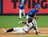 배정대, 가볍게 2루 도루 성공~