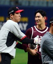 김현수, 주형아! 오늘 살살 부탁해~