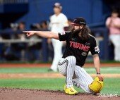 켈리, 2루 아웃 아닌가요?