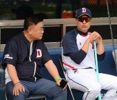 김태룡 단장-이승엽 감독, 시라카와냐 요키시냐