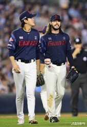 윌커슨, 그라운드가 미끄러워