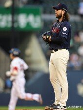 윌커슨, 양의지한테 못 당하겠네