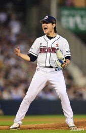 곽빈, 짜릿한 포효