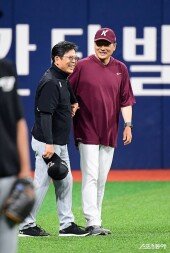 홍원기 감독 ‘양상문 코치님 복귀 축하드립니다’