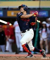 전준우 ‘추격의 투런포~’