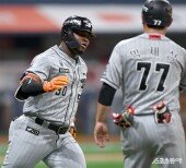 페라자 ‘담장 넘겼다’