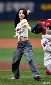 드림캐쳐 수아, 개미 허리 시구