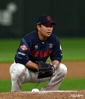 송구 실책으로 허무하게 역전을 허용한 김상수