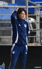 홍명보 감독, 잘 안 풀리네