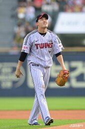 임찬규, 1회부터 만루 위기라니