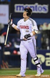 박동원, 공이 안 맞아!