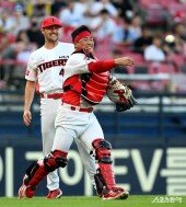 김태군, 수비는 걱정마~