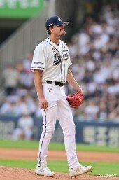 발라조빅, 아쉬운 연속 볼넷