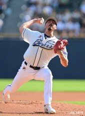 첫 피칭 선보이는 발라조빅