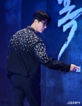 차승원, 잡지 화보 찍는 줄