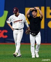 부상으로 교체되는 장재영