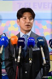 진지하게 답하는 박주호