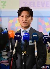 박주호, 축구협회 관련 질문에 굳은 표정으로