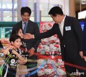 권오갑 총재, 소녀딸 보는 느낌으로