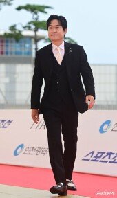 김성균, ‘무빙’으로 왔어요