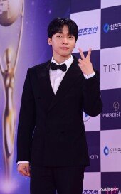 정세운, 기분 좋은 브이