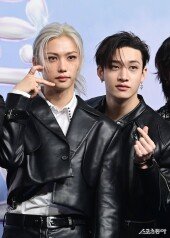 스트레이 키즈 필릭스-방찬, 시선 사로잡는 하트