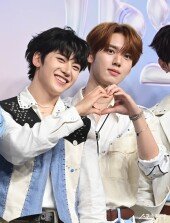 제로베이스원 석매튜-한유진, 함께 만드는 하트