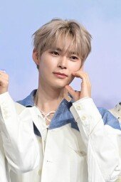 제로베이스원 성한빈, 귀여운 볼하트