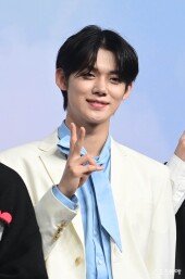 투모로우바이투게더 연준, 상큼한 미소로