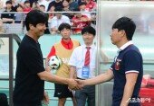 정정용 감독-김기동 감독, 좋은 경기 합시다