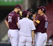 헤이수스, 위기야