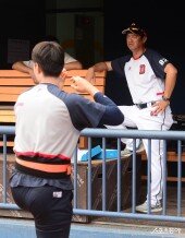 권명철 코치, 매의 눈으로