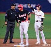 김혜성, 파울이 아니예요?